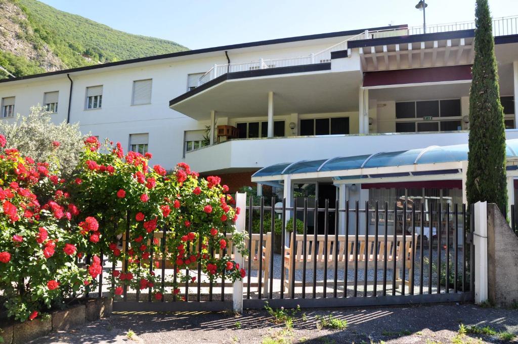 Beach Hotel Eurovil Predore Dış mekan fotoğraf