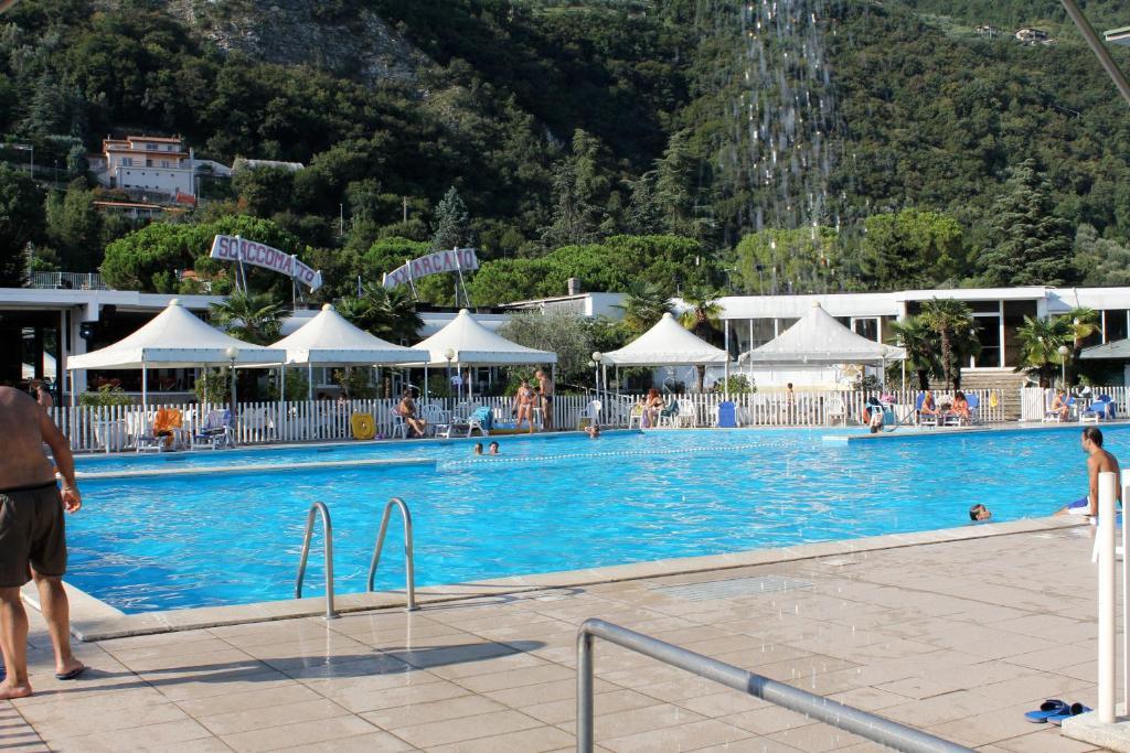 Beach Hotel Eurovil Predore Dış mekan fotoğraf