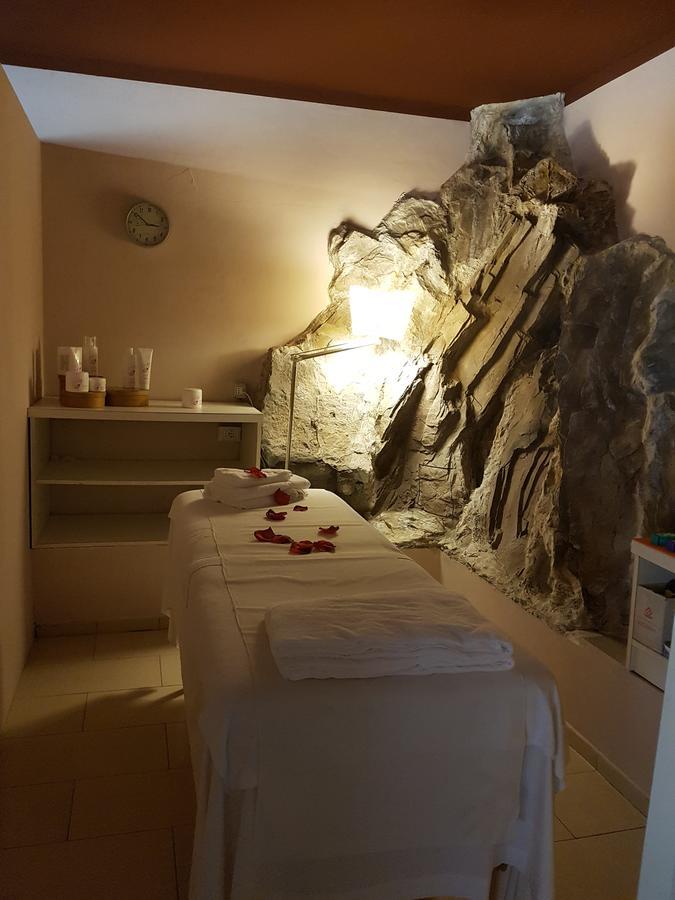 Beach Hotel Eurovil Predore Dış mekan fotoğraf