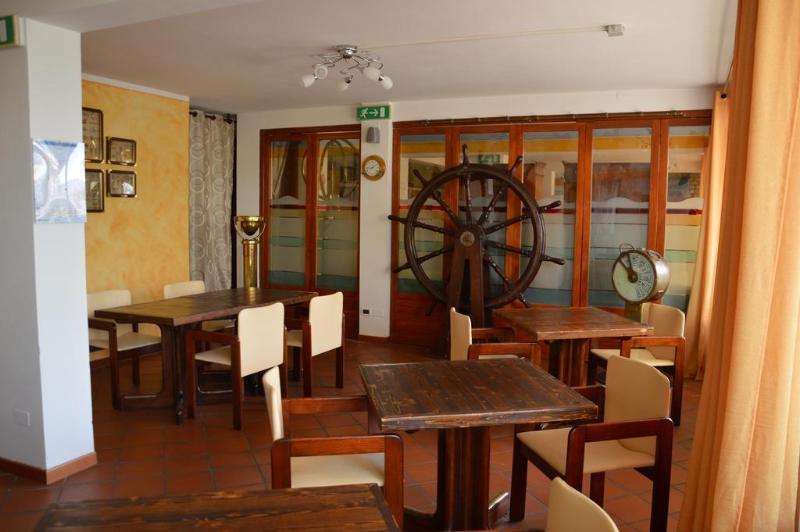 Beach Hotel Eurovil Predore Dış mekan fotoğraf